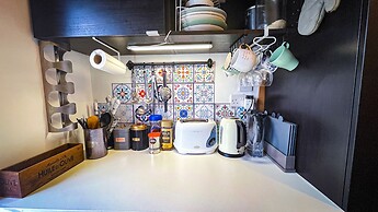 Large 1-bed Studio in London Well Equipped