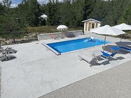 Villa Vitvikenb i Gotland, Pool