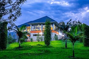 THE CRESTED CRANE BWINDI HOTEL