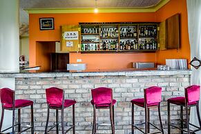 THE CRESTED CRANE BWINDI HOTEL