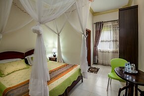 THE CRESTED CRANE BWINDI HOTEL