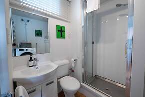 Centrally Located Light-filled Studio w/ Parking