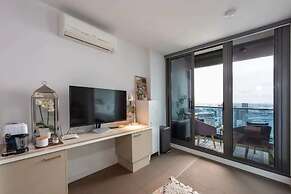 Homely 1BR Apt Near Southern Cross Station w/ Pool