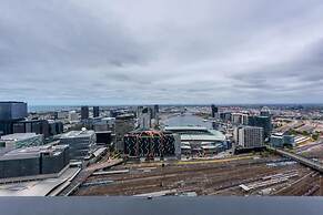 Homely 1BR Apt Near Southern Cross Station w/ Pool