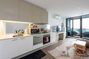 Homely 1BR Apt Near Southern Cross Station w/ Pool