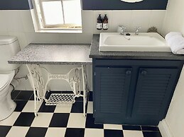 Banhoek Corner Guesthouse