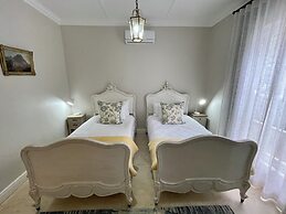 Banhoek Corner Guesthouse