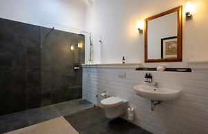 Banhoek Corner Guesthouse