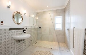 Banhoek Corner Guesthouse