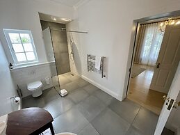 Banhoek Corner Guesthouse