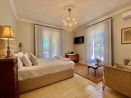 Banhoek Corner Guesthouse