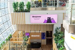 Sleepover Terminal 3, Concourse B – formerly sleep ‘n fly