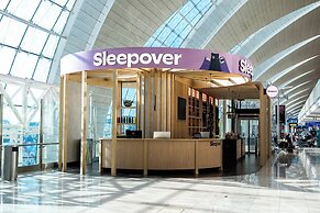 Sleepover Terminal 3, Concourse B – formerly sleep ‘n fly