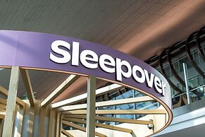 Sleepover Terminal 3, Concourse B – formerly sleep ‘n fly