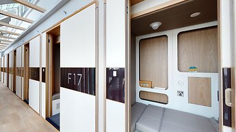 Sleepover Terminal 3, Concourse B – formerly sleep ‘n fly