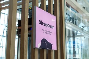 Sleepover Terminal 3, Concourse B – formerly sleep ‘n fly