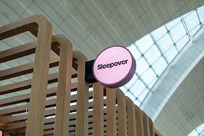Sleepover Terminal 3, Concourse B – formerly sleep ‘n fly