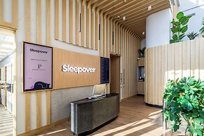 Sleepover Terminal 3, Concourse B – formerly sleep ‘n fly