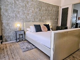 INNit Hotel - Marina House