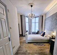 INNit Hotel - Marina House