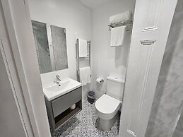 INNit Hotel - Marina House