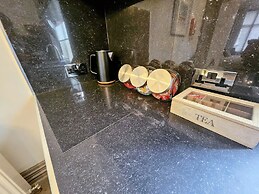 INNit Hotel - Marina House