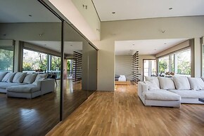 Studio Rio Unique Space With Garden and Garage