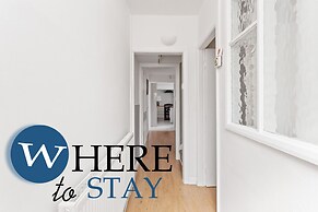 Entire Modern House City Center