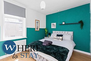 Entire Modern House City Center