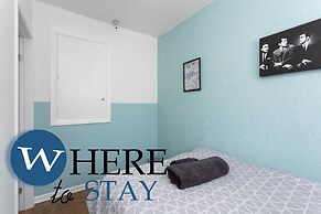 Entire Modern House City Center