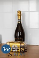 Entire Modern House City Center