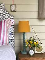 Dog Friendly Shepherd's Hut, Perfect for Couples