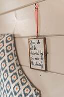 Dog Friendly Shepherd's Hut, Perfect for Couples