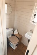 Dog Friendly Shepherd's Hut, Perfect for Couples