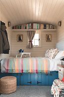 Dog Friendly Shepherd's Hut, Perfect for Couples