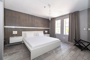 Apartments at 100 Collins