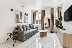 Apartments at 100 Collins