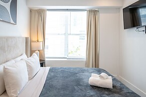 Apartments at 100 Collins