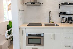 Apartments at 100 Collins