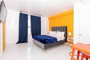 Apartments at 100 Collins