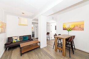 Apartments at 100 Collins