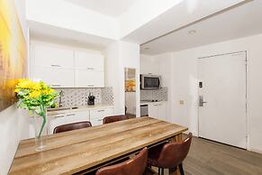 Apartments at 100 Collins