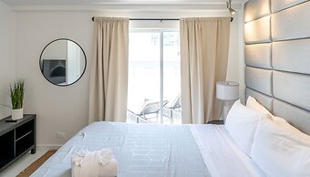 Apartments at 100 Collins