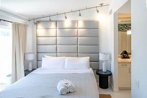 Apartments at 100 Collins