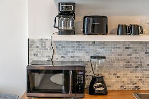 Apartments at 100 Collins