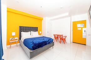 Apartments at 100 Collins