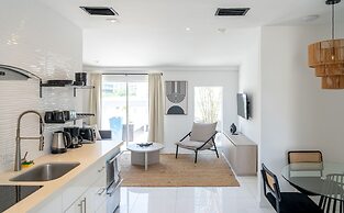 Apartments at 100 Collins