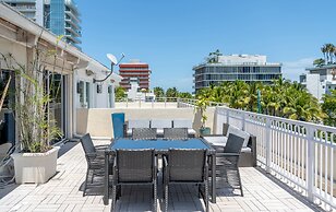 Apartments at 100 Collins