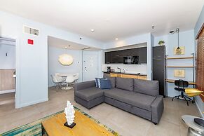 Apartments at 100 Collins