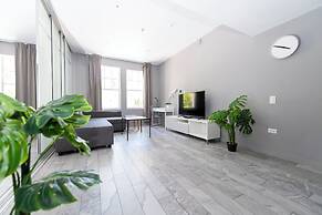 Apartments at 100 Collins